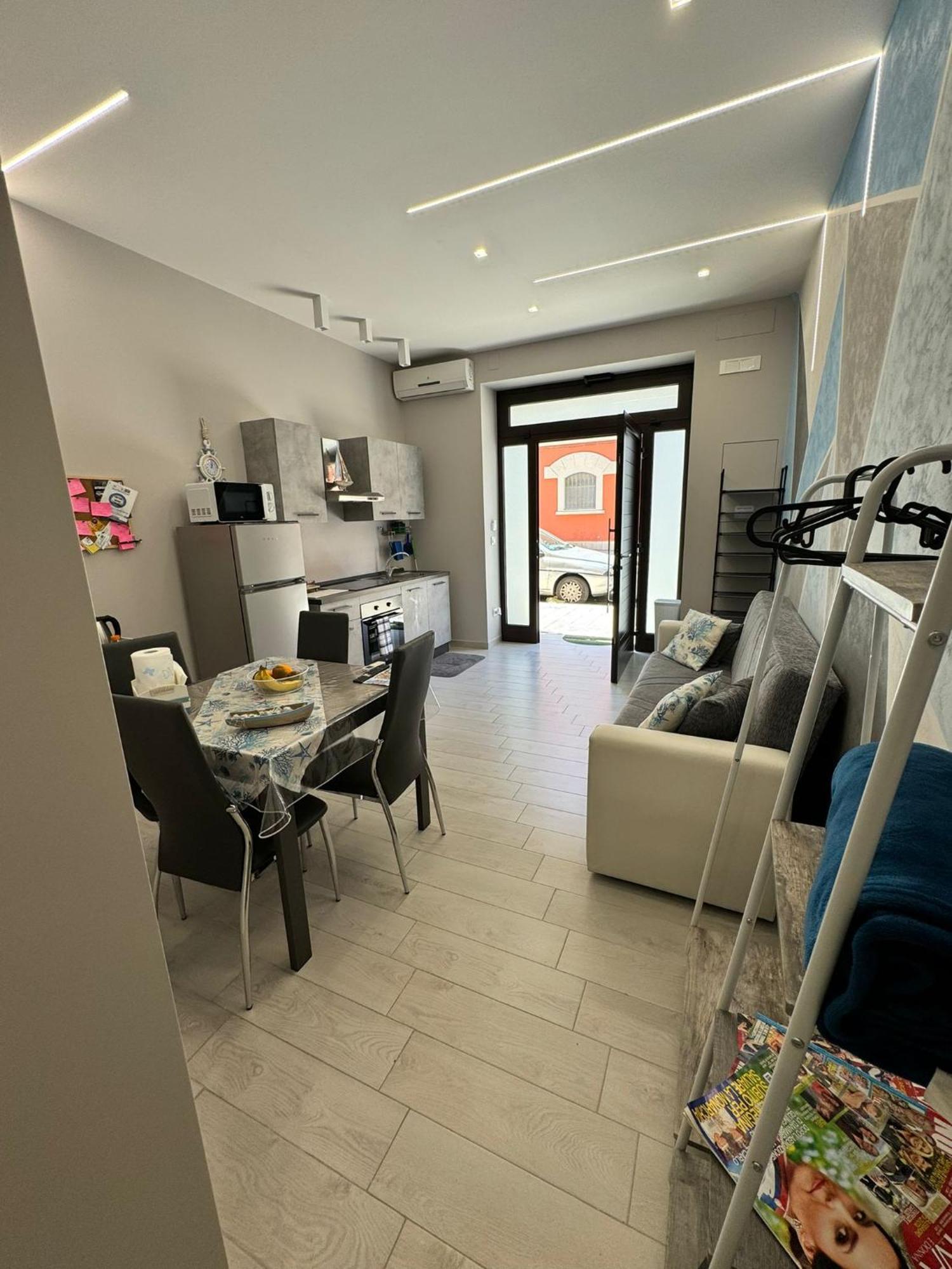 Casa Vacanze Manthy Posizione Centrale Bari Exterior foto