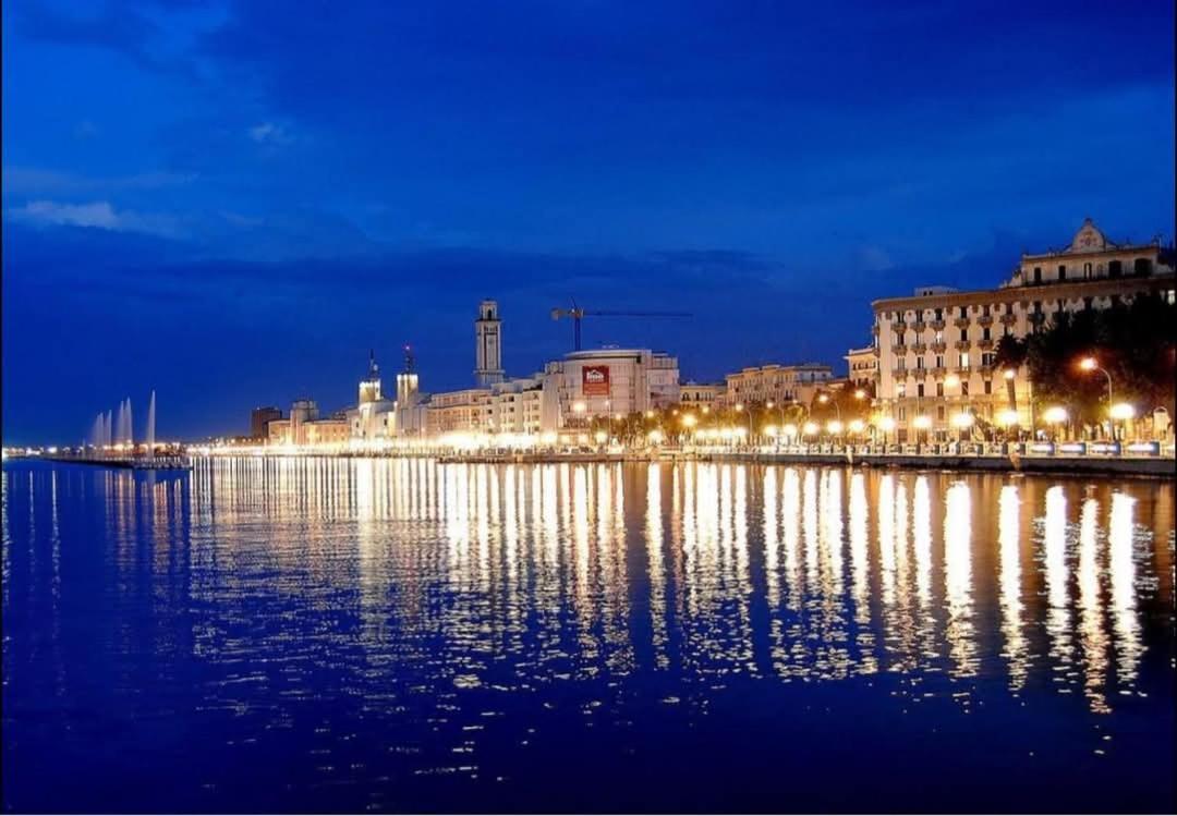 Casa Vacanze Manthy Posizione Centrale Bari Exterior foto