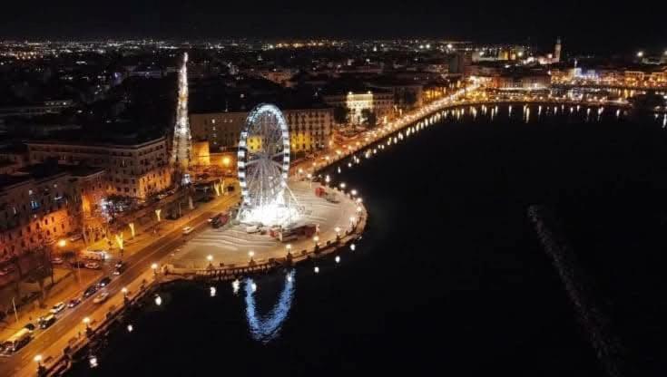 Casa Vacanze Manthy Posizione Centrale Bari Exterior foto
