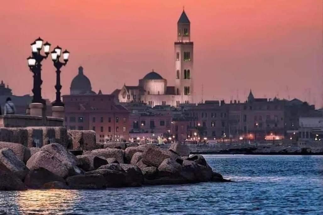 Casa Vacanze Manthy Posizione Centrale Bari Exterior foto